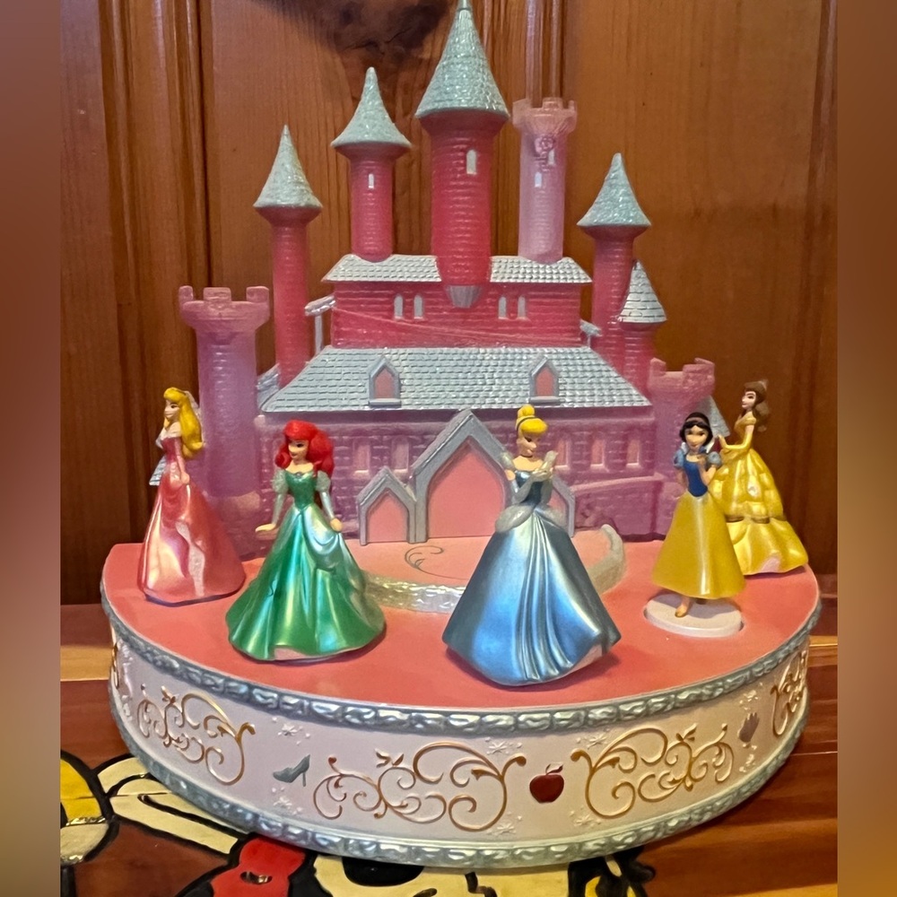 Disney Princess Hallmark 2019 Live Your Story Keepsake Castle 👑